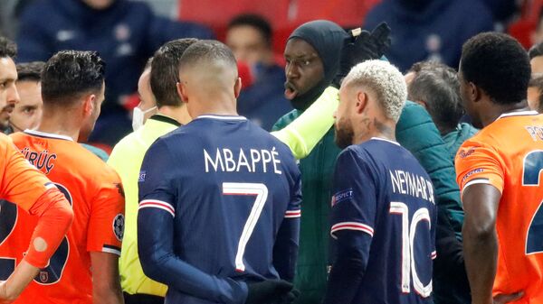 إيقاف مباراة باريس سان جيرمان وباشاك شهير بعدبعد إهانات عنصرية  - سبوتنيك عربي