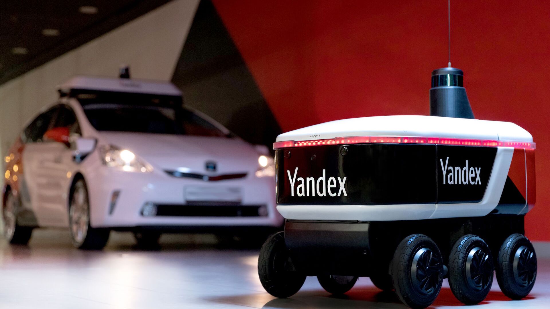 شركة ياندكس الروسية تبتكر روبوتات لتوصيل الطعام - سبوتنيك عربي, 1920, 25.10.2021