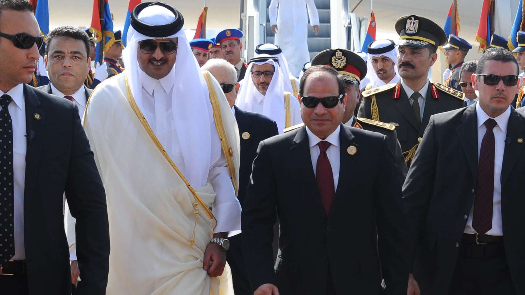 أمير قطر يبحث مع الرئيس المصري تطورات الوضع في غزة