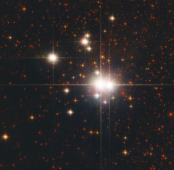 هذا العنقود النجمي المفتوح هو كالدويل 82 (أو إن جي سي 6193)، يحوي حوالي 30 نجمًا. - سبوتنيك عربي