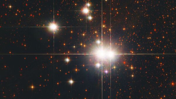 هذا العنقود النجمي المفتوح هو كالدويل 82 (أو إن جي سي 6193)، يحوي حوالي 30 نجمًا. - سبوتنيك عربي