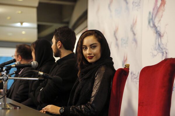 الممثلة الإيرانية تارلان بارفانيه - سبوتنيك عربي