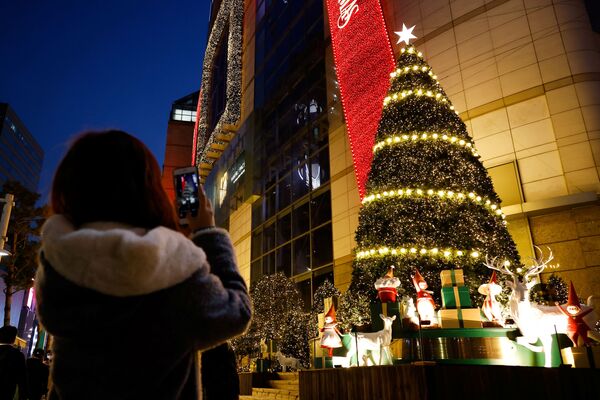  شجرة عيد الميلاد في مدينة سيؤل، كوريا الجنوبية  26 نوفمبر 2020 - سبوتنيك عربي