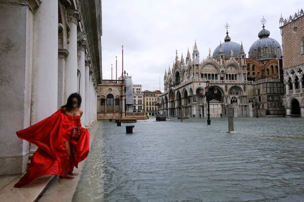 أمطار غزيرة وفيضانات في مدينة البندقية (فينيسيا)، إيطاليا 8 ديسمبر 2020 - سبوتنيك عربي