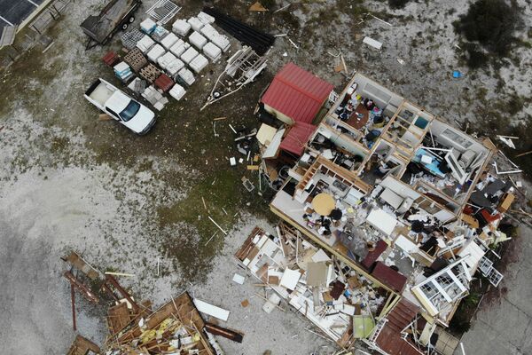 تداعيات إعصار سالي الذي ضرب منطقة  بيرديدو كي، ولاية فلوريدا الأمريكية، 17 سبتمبر 2020 - سبوتنيك عربي