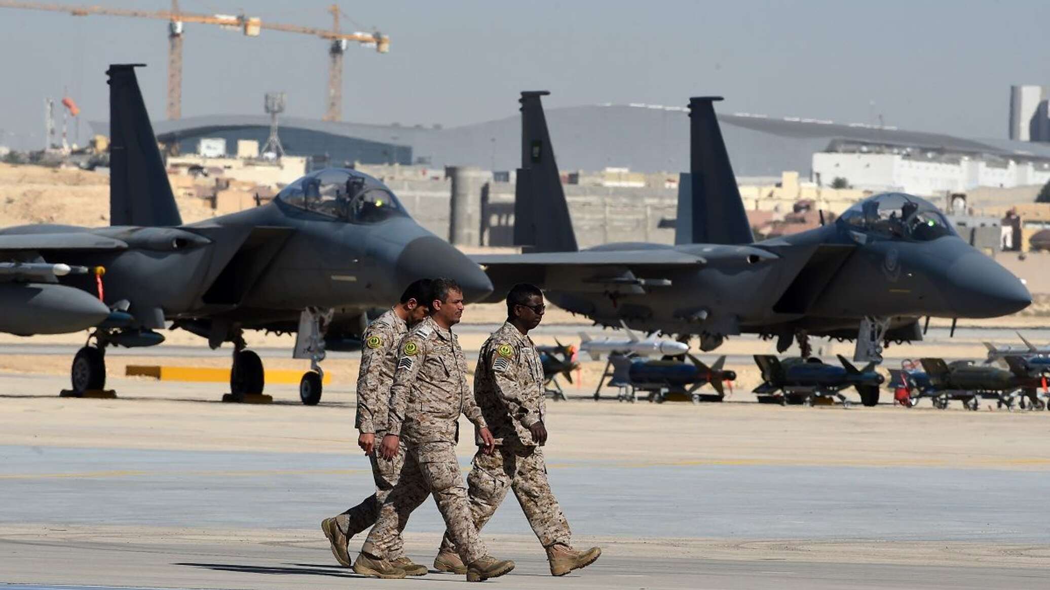 إعلام: الولايات المتحدة تقترب من استئناف بيع الأسلحة الهجومية إلى السعودية