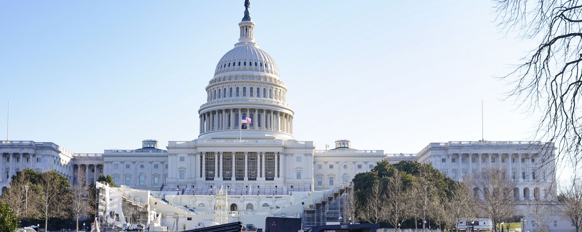 تجهيز مبنى الكونغرس (كابيتول) في واشنطن، قبل تنصيب الرئيس المنتخب جو بايدن رئيسا للولايات المتحدة، 7 يناير 2021 - سبوتنيك عربي, 1920, 17.08.2022