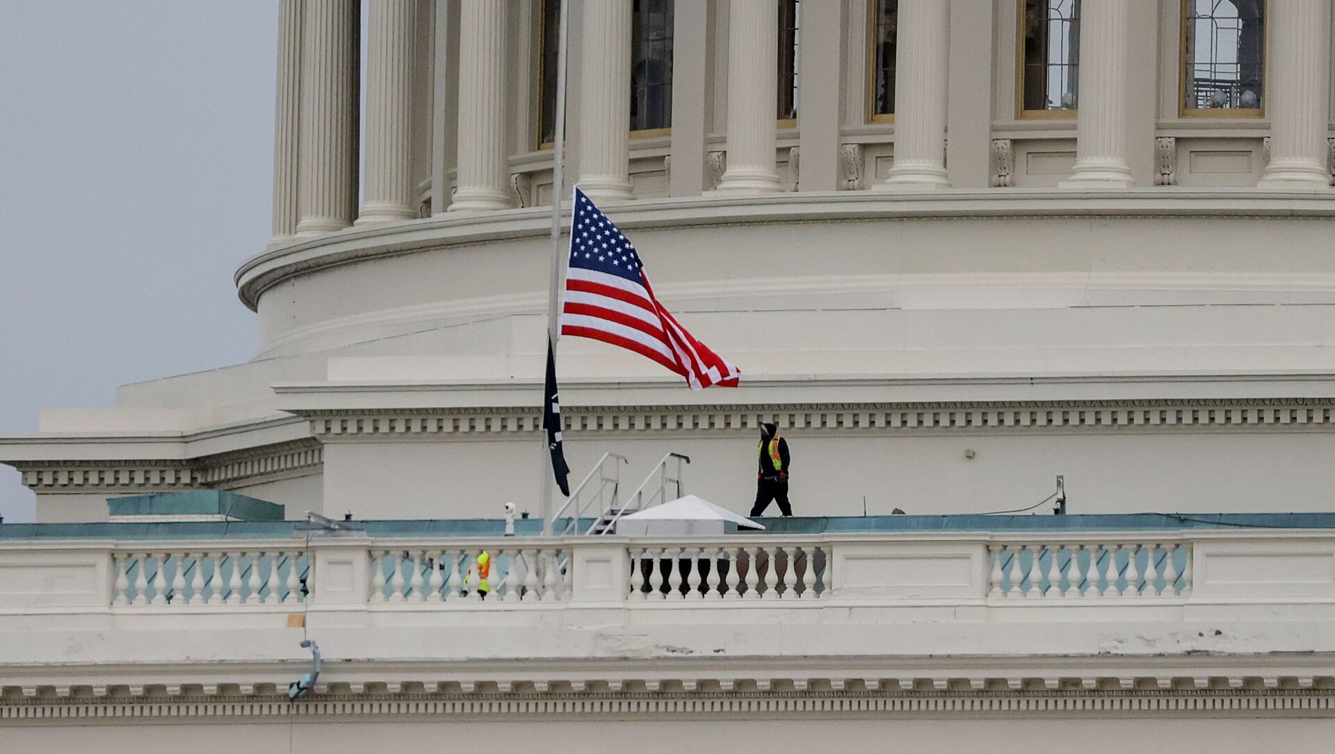 تجهيز مبنى الكونغرس (كابيتول) في واشنطن، قبل تنصيب الرئيس المنتخب جو بايدن رئيسا للولايات المتحدة، 8 يناير 2021 - سبوتنيك عربي, 1920, 19.02.2021