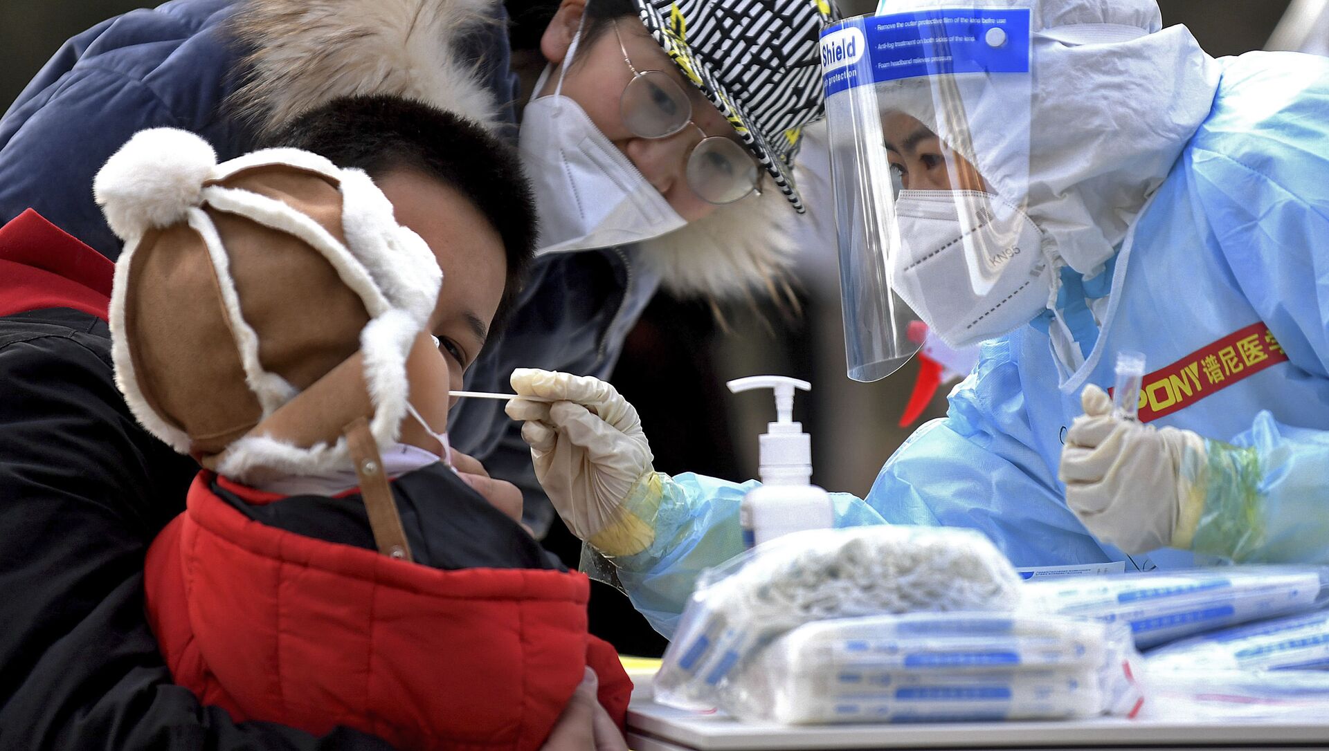 حملة الكشف عن فيروس كورونا واسعة النطاق في بكين، بسبب موجة جديدة لحالات الإصابة كوفيد-19 في الصين 11 يناير 2021 - سبوتنيك عربي, 1920, 01.02.2021