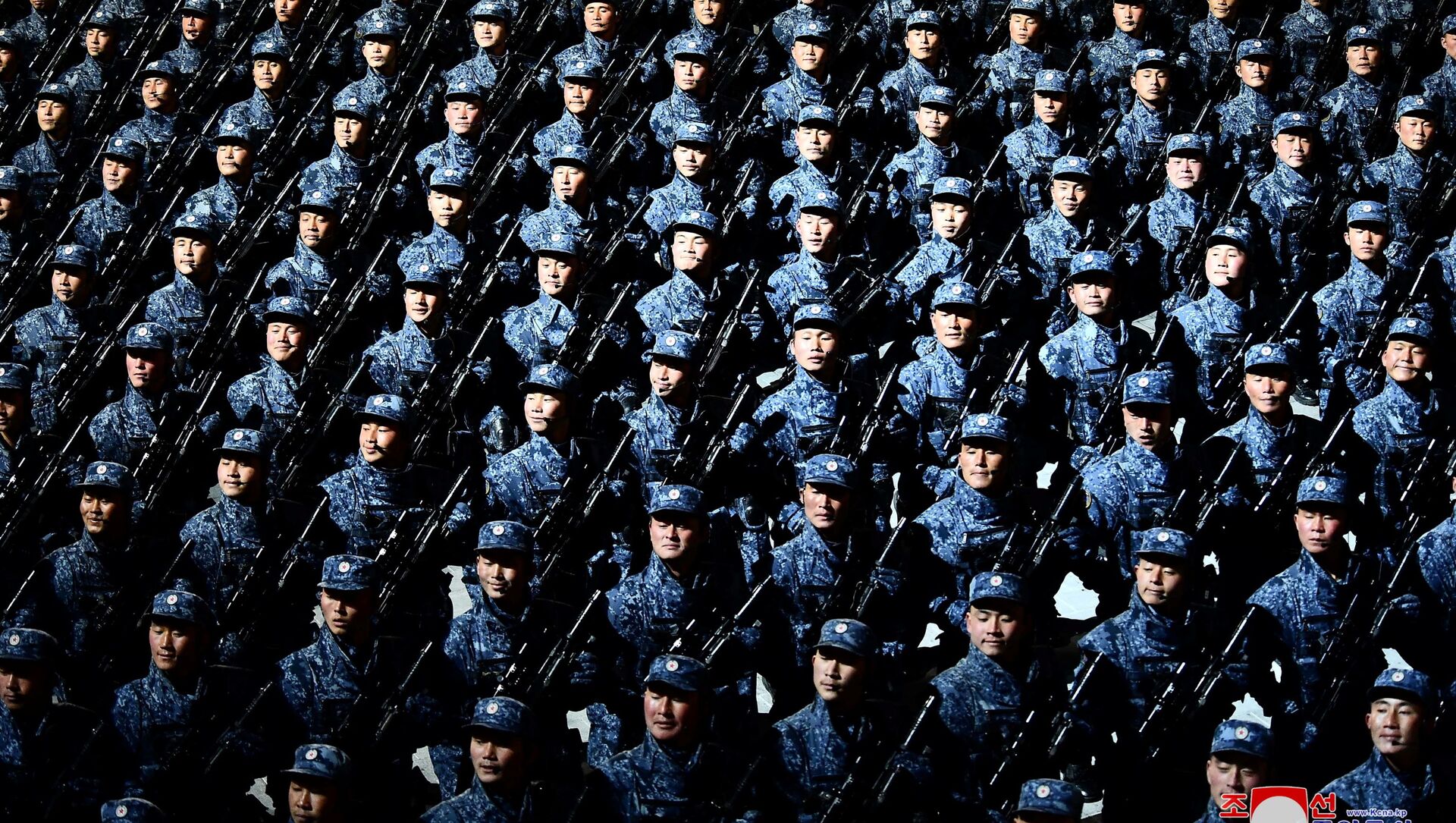العرض العسكري بمناسبة المؤتمر الثامن لحزب العمال الكوري في بيونغ يانغ، كوريا الشمالية  14 يناير 2021 - سبوتنيك عربي, 1920, 25.03.2021