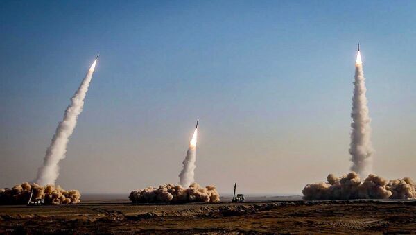 إطلاق متزامن لصواريخ إيرانية - سبوتنيك عربي