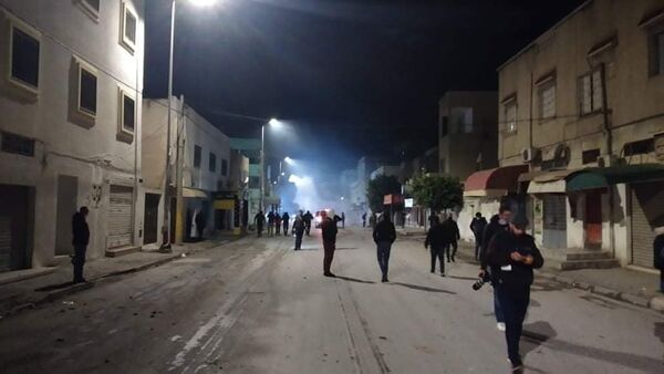 تجدد الاحتجاجات في حي التضامن بالعاصمة التونسية - سبوتنيك عربي