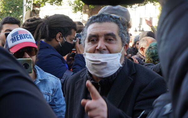 مسيرة احتجاجية بشارع الحبيب بورقيبة - سبوتنيك عربي