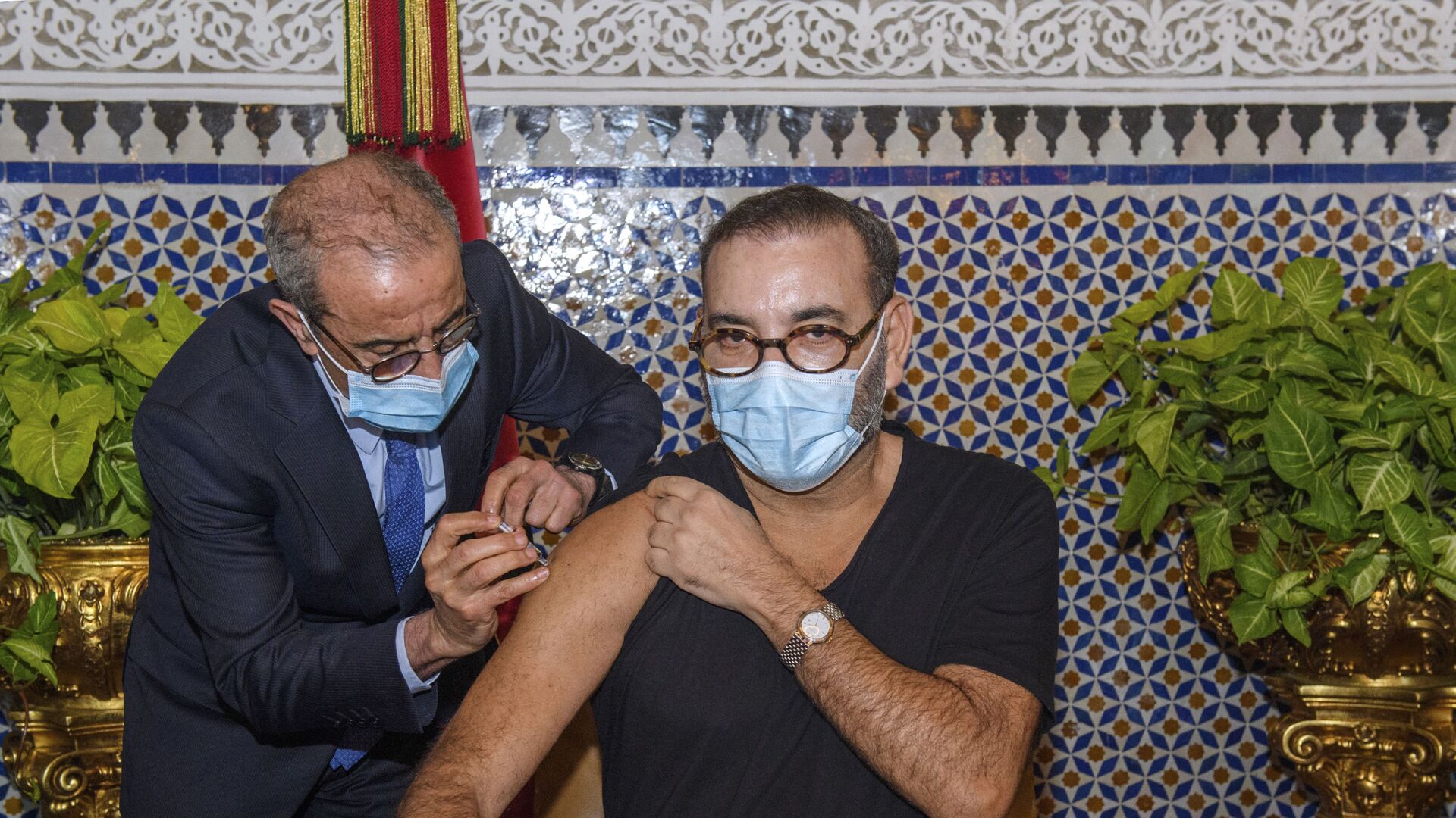 ملك المغرب يتلقى الجرعة الاولى من لقاح ضد فيروس كورونا - سبوتنيك عربي, 1920, 14.11.2021