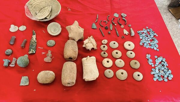 إحباط تهريب مئات القطع الأثرية النفيسة من أقدم مدن العراق - سبوتنيك عربي