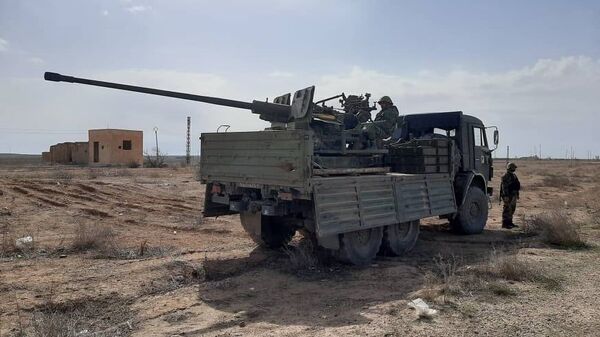 سبوتنيك تواكب عمليات الجيش السوري لتأمين الطريق الدولي (تدمر- ديرالزور) - سبوتنيك عربي