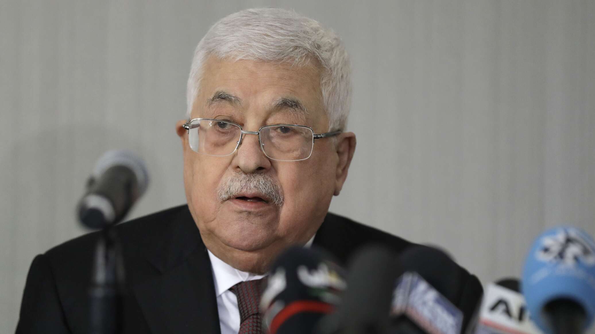 عباس يرحب باتفاق الهدنة في قطاع غزة ويدعو للوقف الشامل للعدوان الإسرائيلي