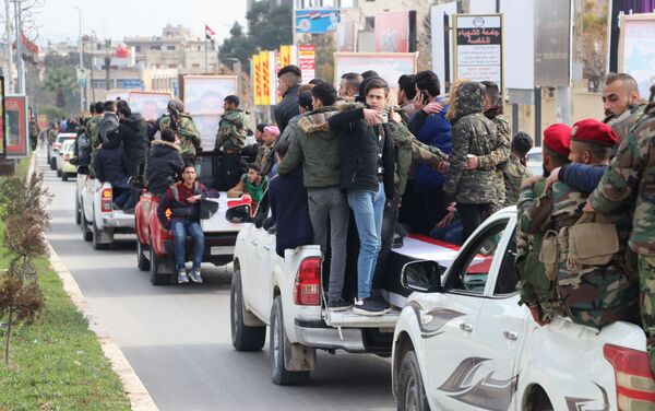 تشييع 12 جنديا قضوا خلال اشتباكات مع داعش، حلب، سوريا 4 فبراير 2021 - سبوتنيك عربي
