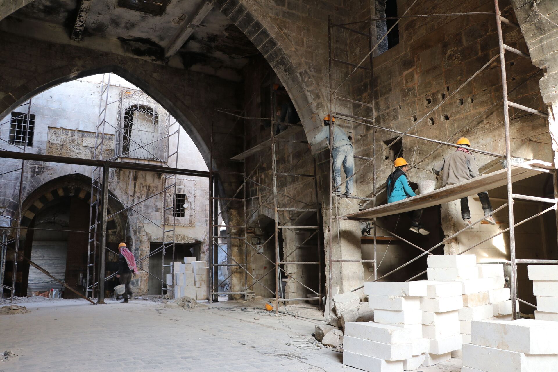 حلب... إعادة سوق مدمر إلى ما كان عليه قبل مئات السنين... صور وفيديو - سبوتنيك عربي, 1920, 08.02.2021