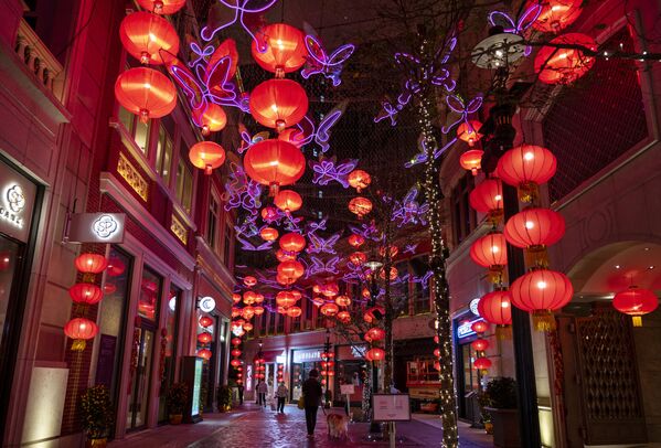 احتفالات حول العالم برأس السنة الصينية (القمرية) الجديدة - هونغ كونغ 12 فبراير 2021 - سبوتنيك عربي