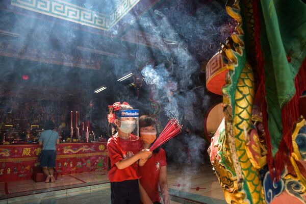 احتفالات حول العالم برأس السنة الصينية (القمرية) الجديدة - بيكانبارو، إندونيسيا 3 فبراير 2021 - سبوتنيك عربي