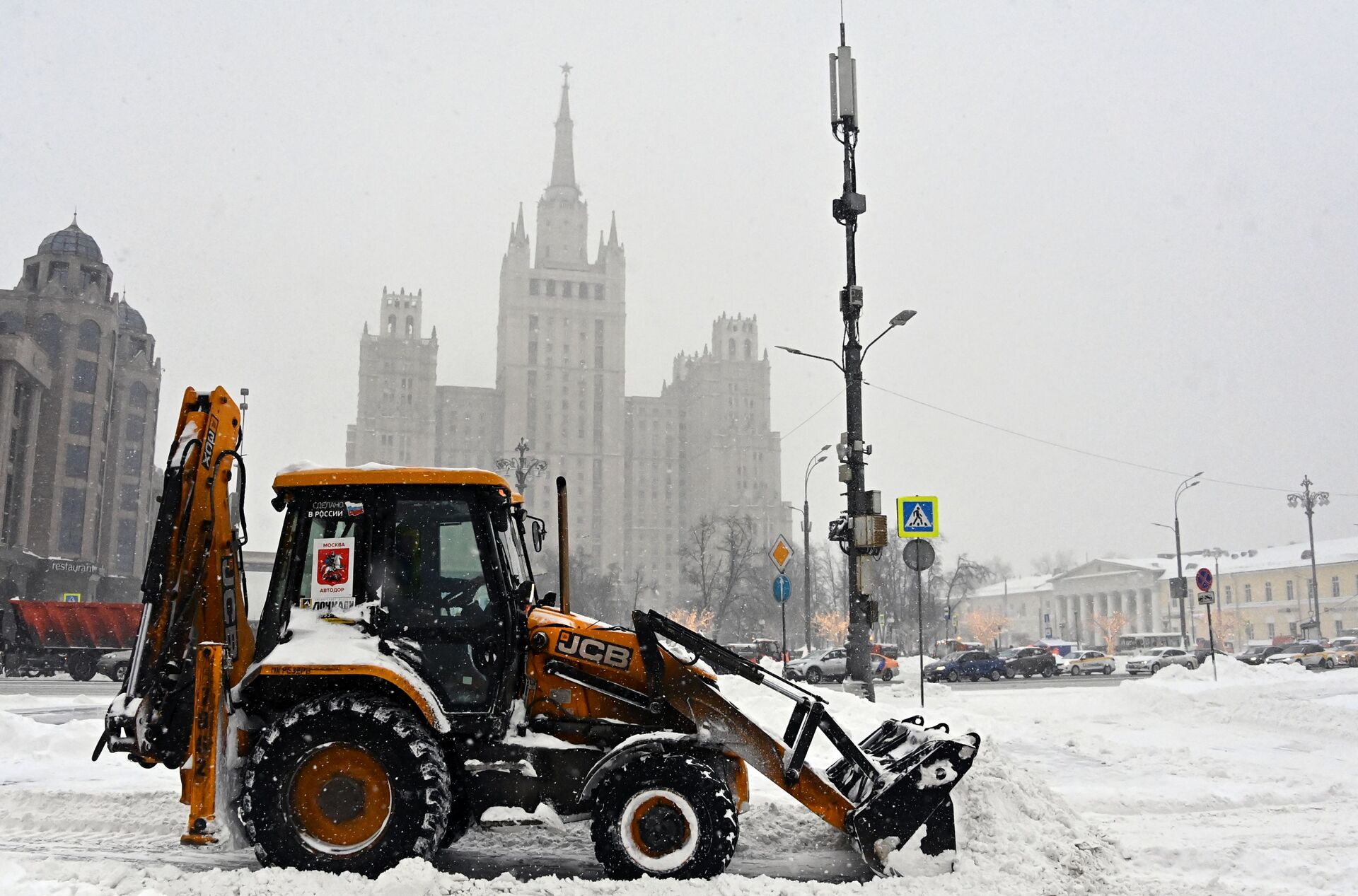 موسكو تتجه لتحطيم رقم قياسي لسماكة الثلوج سجل في عام 1956... فيديو وصور - سبوتنيك عربي, 1920, 13.02.2021