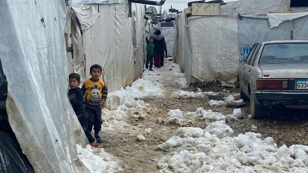 اللاجئين السوريين في مخيمات لبنان - سبوتنيك عربي