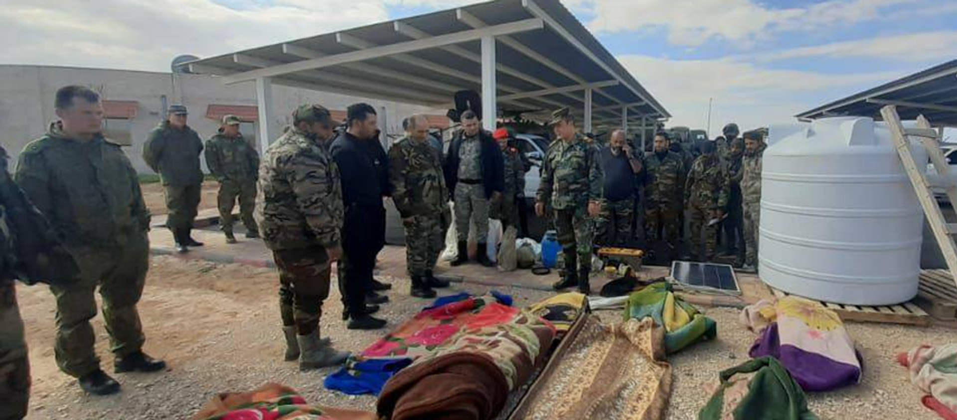 وحدات من الجيش السوري يدمر مخازن سلاح وغذاء لـ داعش على الحدود العراقية - سبوتنيك عربي, 1920, 31.07.2021