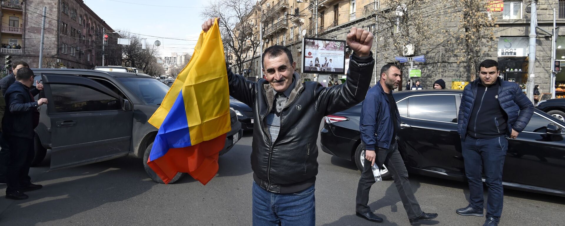 الوضع في أرمينيا - احتجاجات ضد رئيس الوزراء نيكولاي باشينيان في يريفان، 25 فبراير 2021 - سبوتنيك عربي, 1920, 12.03.2022