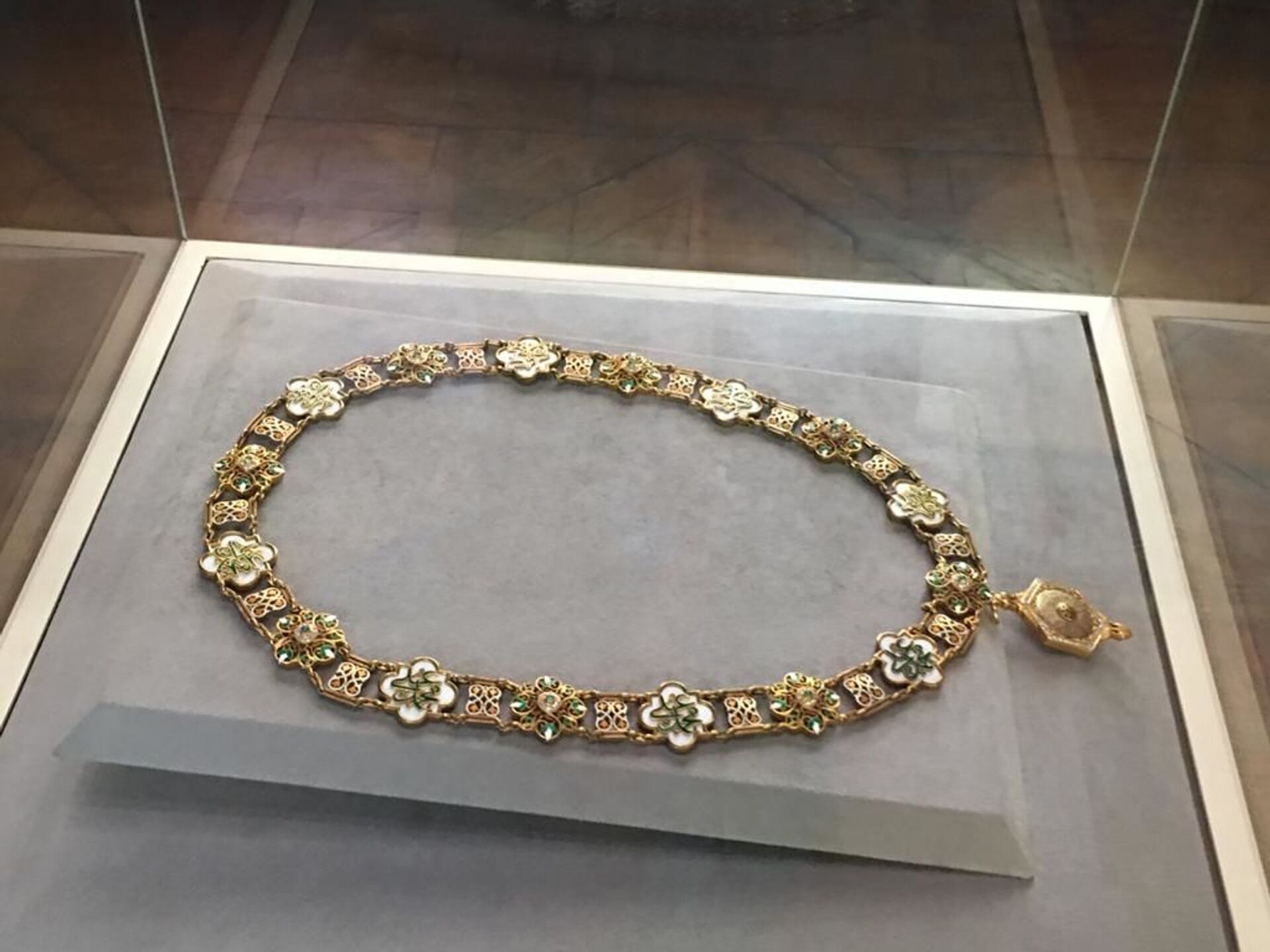 جولة مصورة بـمتحف المجوهرات... أكثر من 11 ألف قطعة ذهبية شاهدة على تاريخ مصر - سبوتنيك عربي, 1920, 08.03.2021