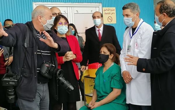 انطلاق حملة التطعيم ضد كورونا في تونس باستخدام لقاح سبوتنيك - سبوتنيك عربي