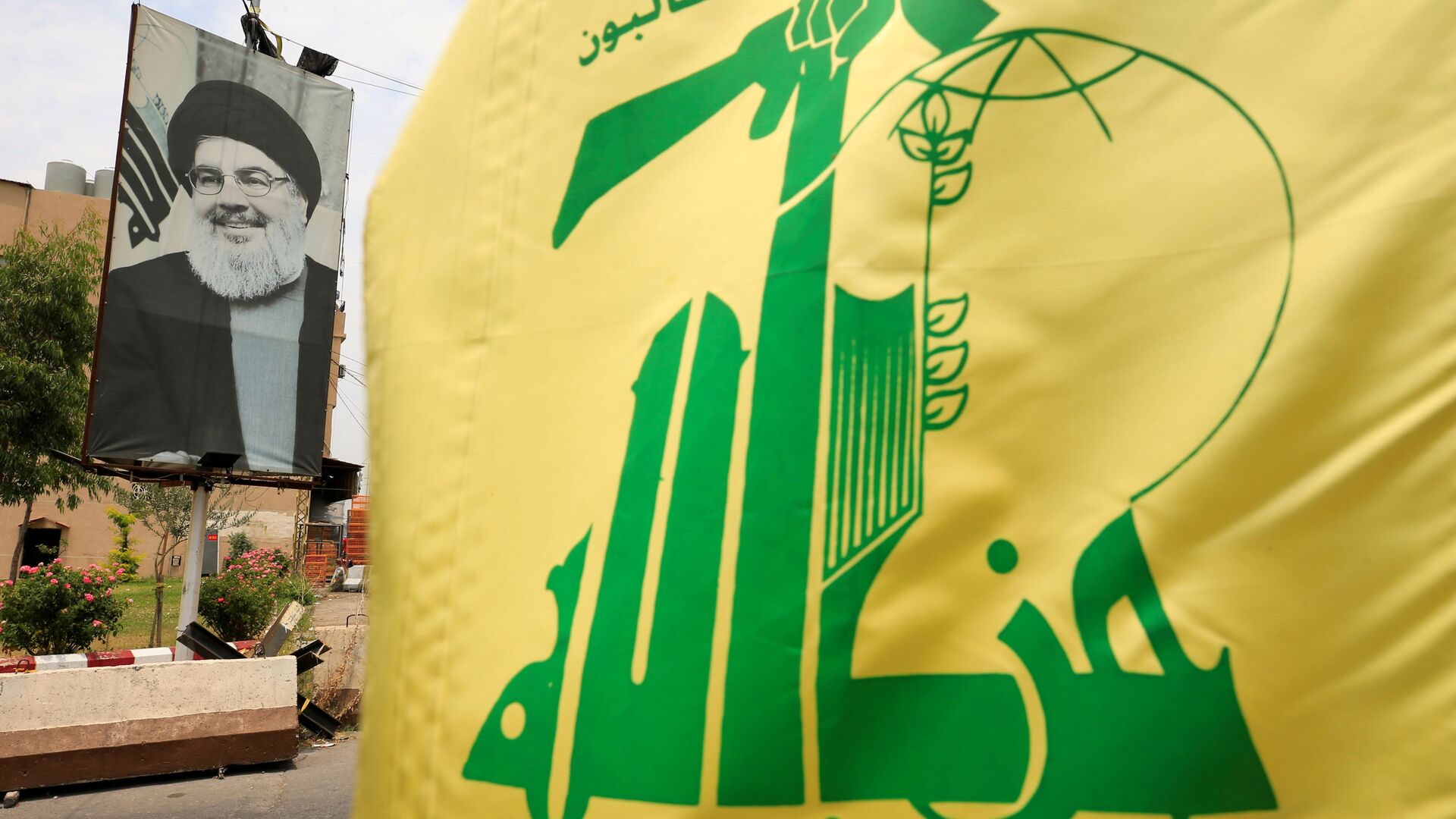 علم حزب الله اللبناني، صيدا، لبنان 7 يوليو 2020 - سبوتنيك عربي, 1920, 29.07.2021