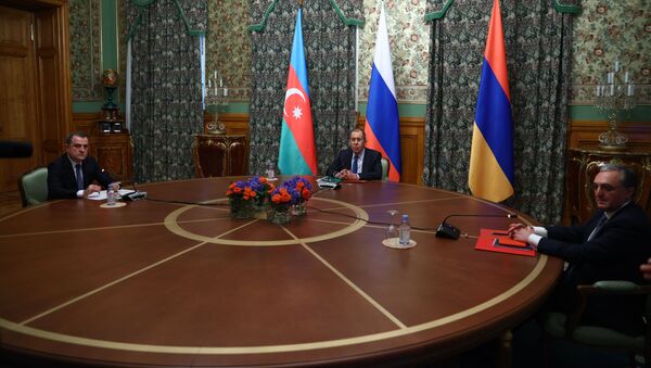 وزير الخارجية الروسي سيرغي لافروف مع نظيريه الأذربيجاني والأرميني - سبوتنيك عربي