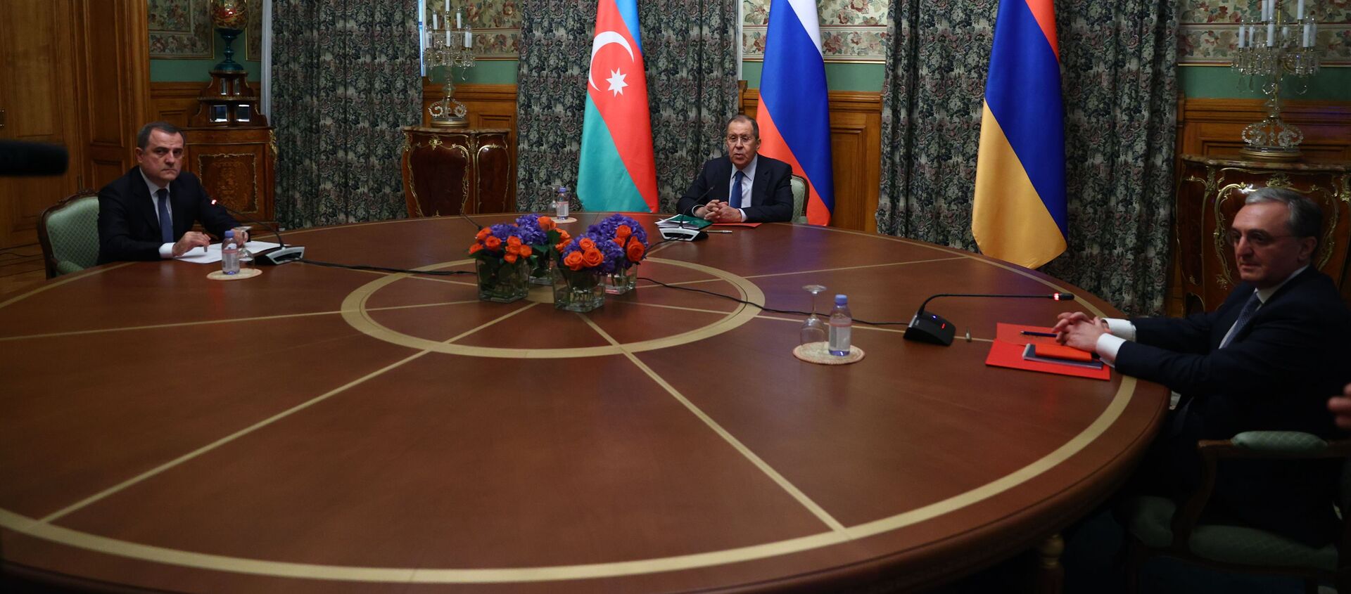 وزير الخارجية الروسي سيرغي لافروف مع نظيريه الأذربيجاني والأرميني - سبوتنيك عربي, 1920, 01.04.2021