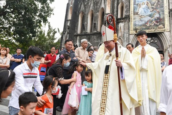 مراسم الاحتفال بعيد الفصح الكاثوليكي في هانوي، فيتنام 4 أبريل 2021 - سبوتنيك عربي