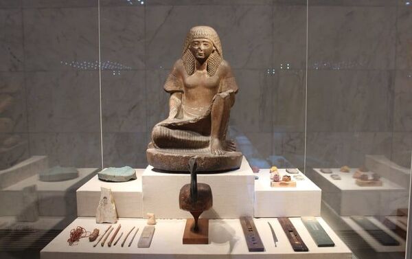 تمثال فرعوني في المتحف القومي للحضارة المصرية، القاهرة، مصر - سبوتنيك عربي