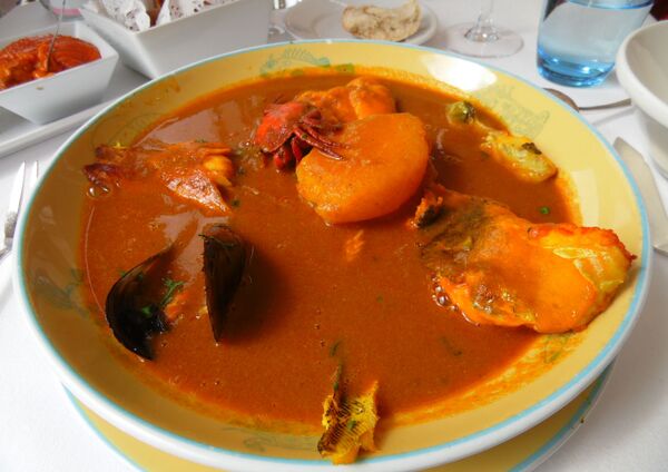 حساء بويابيس (Bouillabaisse)، أو حساء سمك مرسيليا - وهو حساء من الصيادين الفرنسيين.
 - سبوتنيك عربي