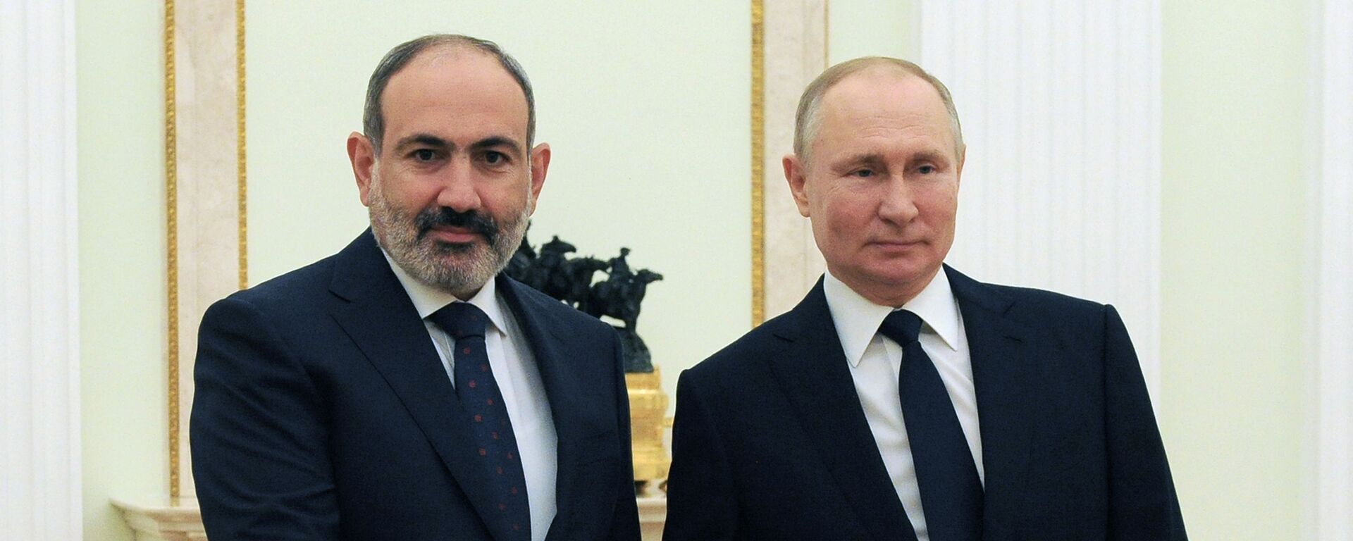 الرئيس الروسي فلاديمير بوتين مع رئيس وزراء أرمينيا نيكول باشينيان - سبوتنيك عربي, 1920, 21.11.2021