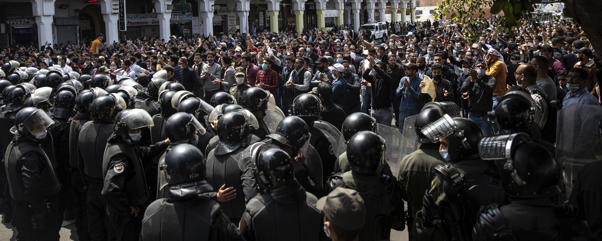 قمع مظاهرات للأساتذة في الرباط، المغرب 7 أبريل 2021  - سبوتنيك عربي, 1920, 20.02.2022