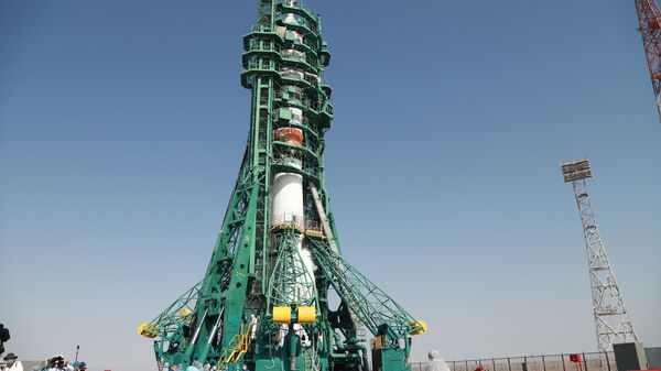إطلاق الصاروخ الحامل Soyuz-2.1 مع المركبة الفضائية المأهولة Soyuz MS-18 وطاقم الرحلة طويلة المدى ISS-65 من منصة الإطلاق رقم 31 من قاعدة بايكونور الفضائية، 9 أبريل 2021 - سبوتنيك عربي