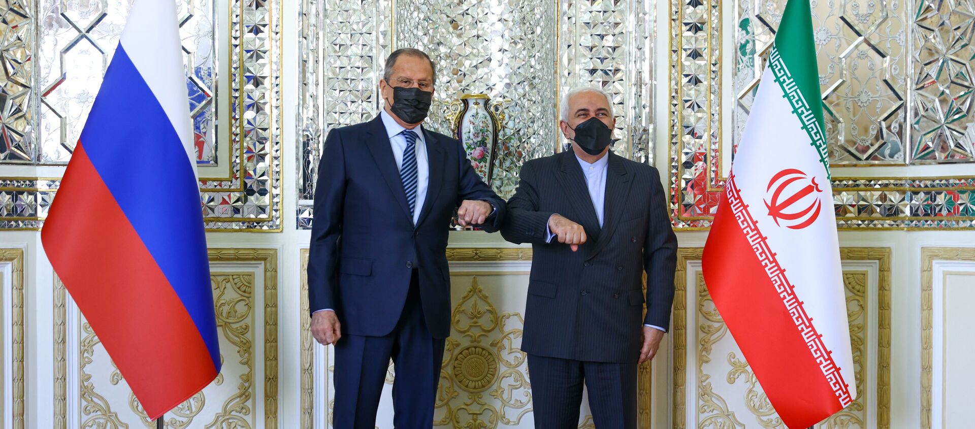 وزير الخارجية الإيراني جواد ظريف يلتقي مع نظيره الروسي سيرغي لافروف في طهران، إيران 13 أبريل 2021 - سبوتنيك عربي, 1920, 19.04.2021