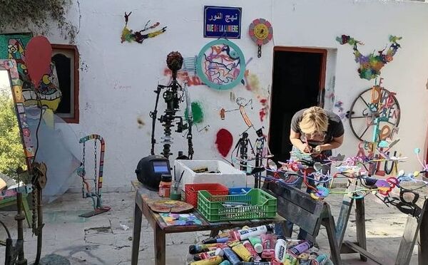 مستودع لتحويل الخردة إلى قطع فنية في تونس  - سبوتنيك عربي