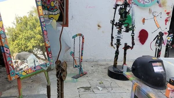مستودع لتحويل الخردة إلى قطع فنية في تونس - سبوتنيك عربي