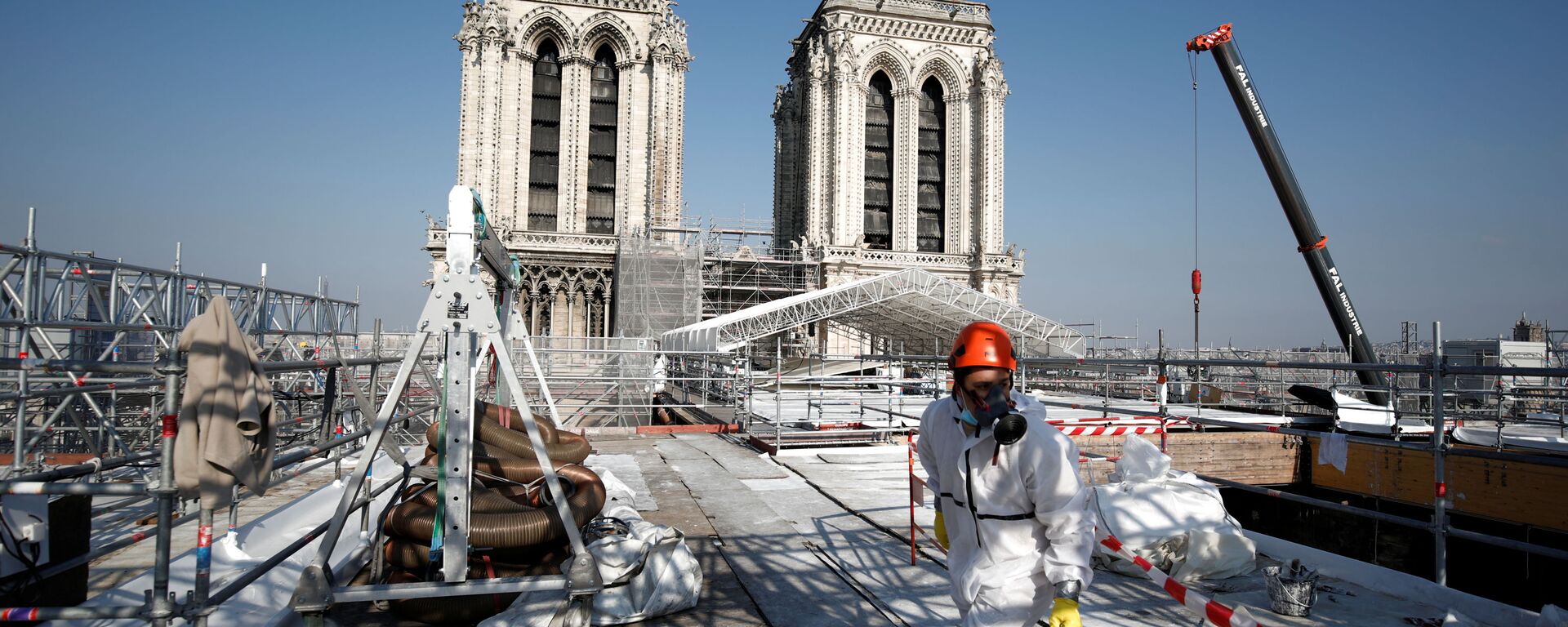 عمليات الترميم في كاتدرائية نوتردام في باريس، فرنسا 15 أبريل 2021 - سبوتنيك عربي, 1920, 15.04.2021