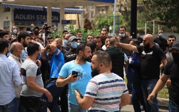 اشتباك أمام عون أمام قصر العدل في بيروت، لبنان - سبوتنيك عربي