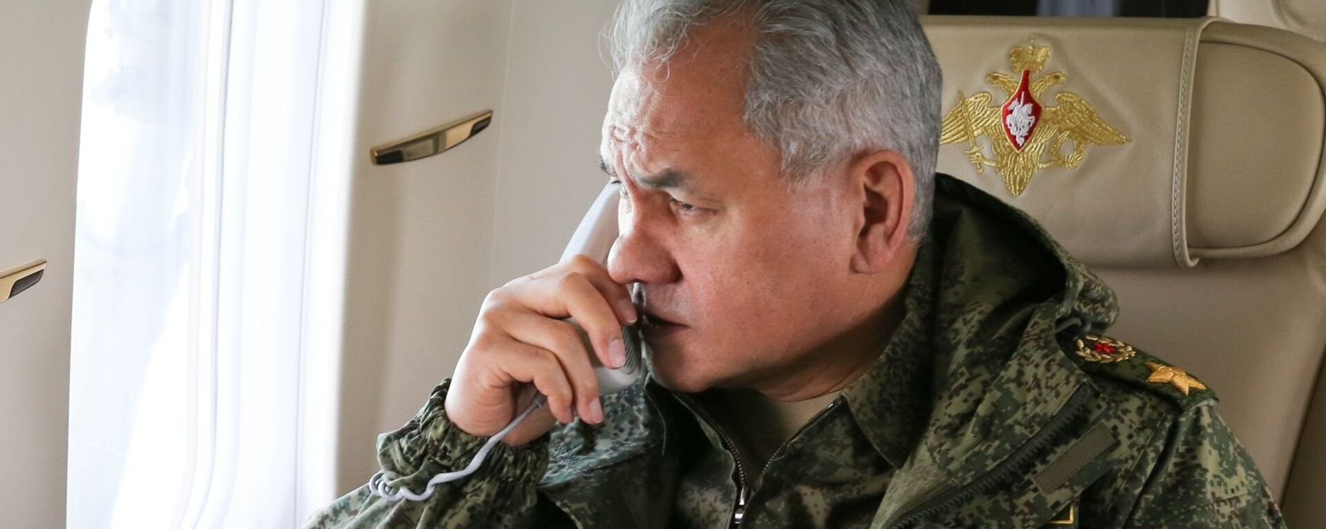 وزير الدفاع الروسي سيرغي شويغو، يراقب مناورات قوات الجيش الروسي في شبه جزيرة القرم الروسية، روسيا 22 أبريل 2021 - سبوتنيك عربي, 1920, 17.05.2021