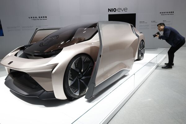 نموذج سيارة إلكترونية (NIO eve)  في معرض شنغهاي للسيارات، الصين 19 أبريل 2021 - سبوتنيك عربي