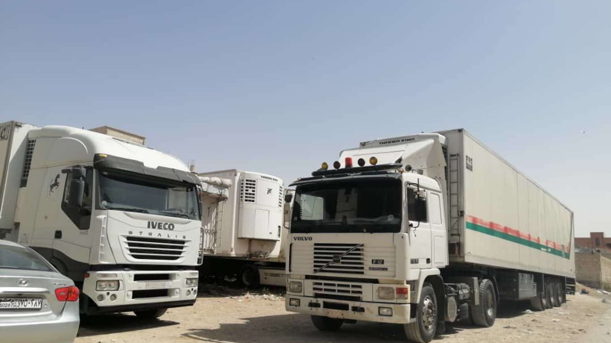 العراق... عشرات من سائقي الشاحنات يقطعون طريقا حيويا جنوبي البلاد