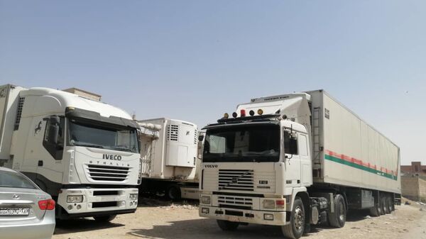 الشاحنات السورية تعاني من جابر الأردني وتتجه إلى العراق في طريقها للسعودية - سبوتنيك عربي