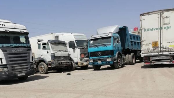 الشاحنات السورية تعاني من جابر الأردني وتتجه إلى العراق في طريقها للسعودية - سبوتنيك عربي